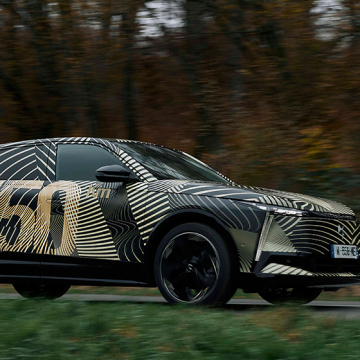 DS AUTOMOBILES 750 KM MENZİL SUNACAK YENİ PREMIUM ELEKTRİKLİ MODELi DS N°8’İ DUYURDU!
