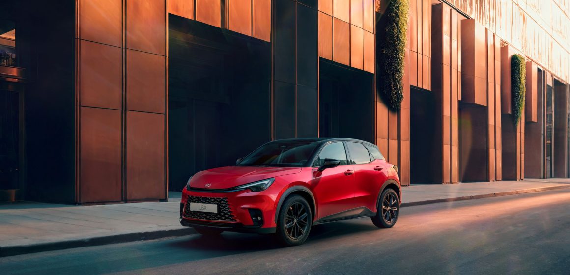 Lexus, LBX’in Limitli Yeni Versiyonu Vibrant Edition’ı Tanıttı