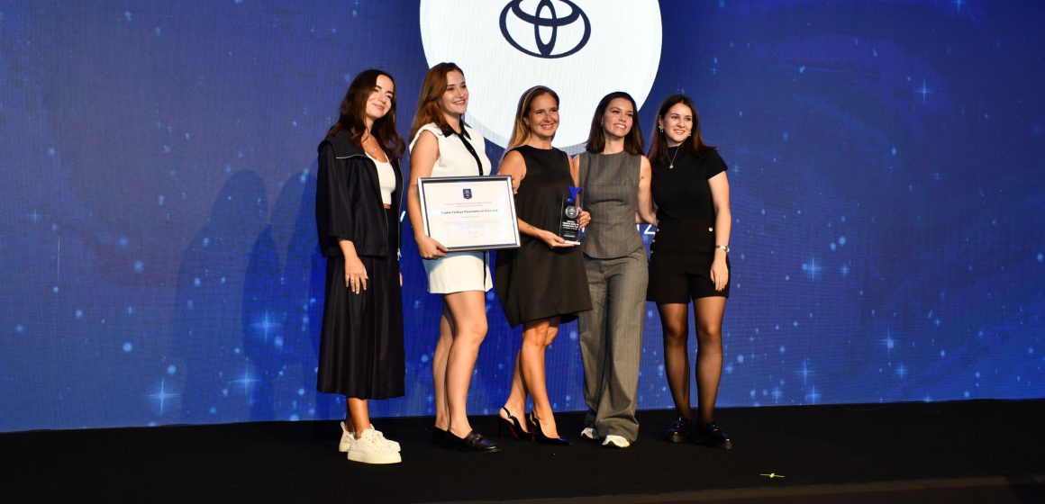 Youth Awards_''En Begenilen Calisan Deger Onermesi'' Kategorisi Gumus Odul (1) TOyota Türkiye Eşsiz Çalışan Deneyimiyle İş Dünyası Profesyonelleri için Cazibe Merkezi Olmaya Devam Ediyor