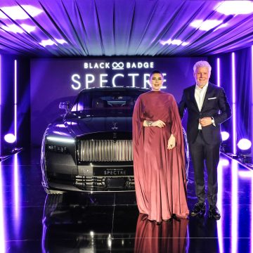 Tarihinin en güçlü Rolls-Royce’u Black Badge Spectre