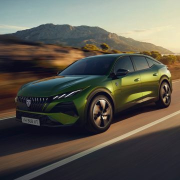 TASARIMIYLA ETKİLEYİCİ YENİ PEUGEOT 408 TANITILDI!