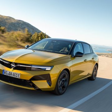 Yenilenen Opel Astra Türkiye’de!